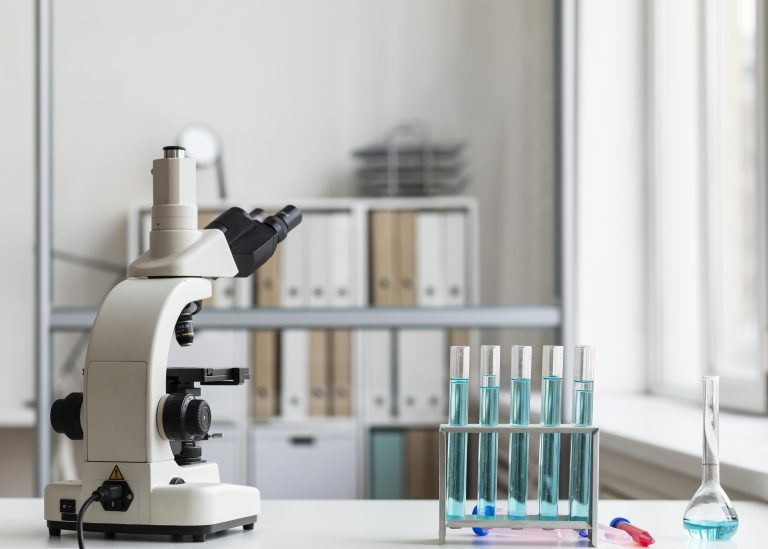 arrangement with microscope tubes 768x549